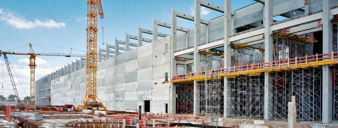 Na zdjęciu widok na plac budowy dużej hali